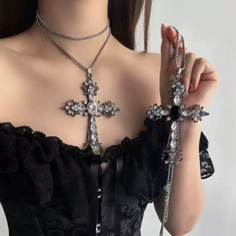 ยุโรปอเมริกันย้อนยุคสร้อยคอข้ามมืดโอ้อวดหวานเย็นพังก์กระดูกไหปลาร้าโซ่