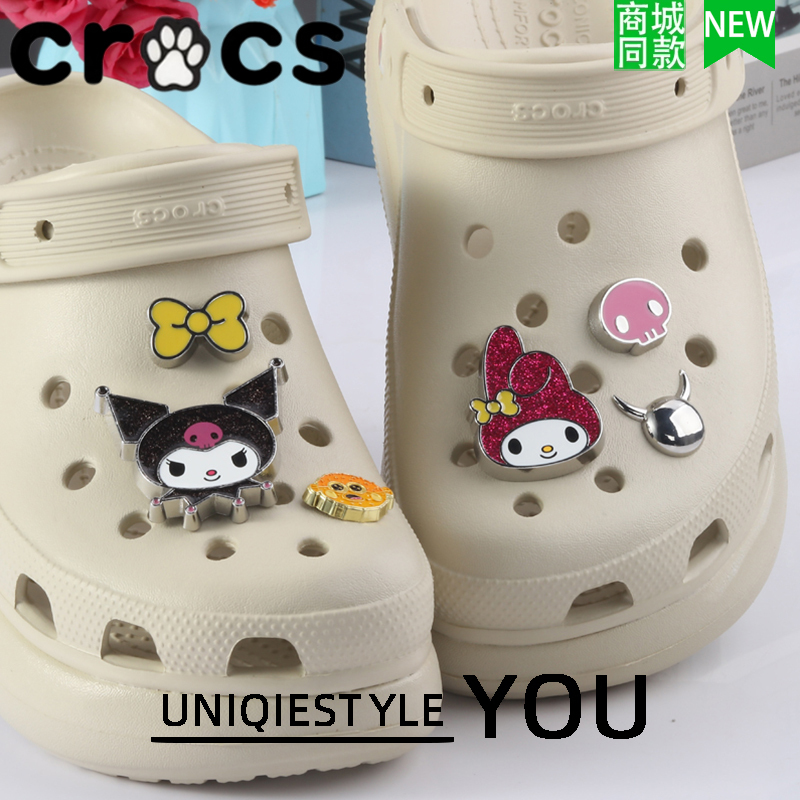 Crocs Hole รองเท้าดอกไม้ charms พื้นผิวพรีเมี่ยมโลหะ Kuromi Lotty Series เครื่อง