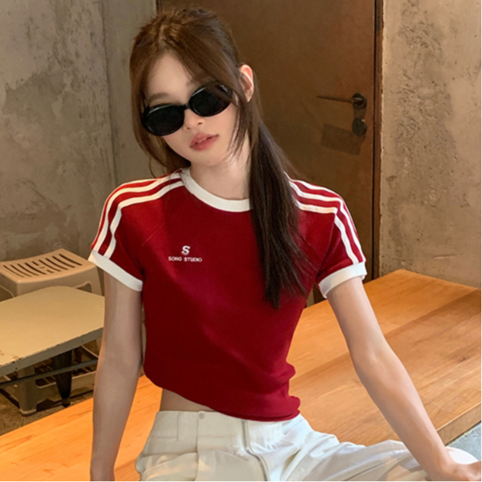 MISS SUMEY  ผู้หญิง เสื้อยืด สไตล์เกาหลี ปัก แขนสั้น สตรีท ลำลอง กีฬา ลายทาง ครอบตัด ท๊อป ราคา ถูกที่สุด ดีลบีเคเค