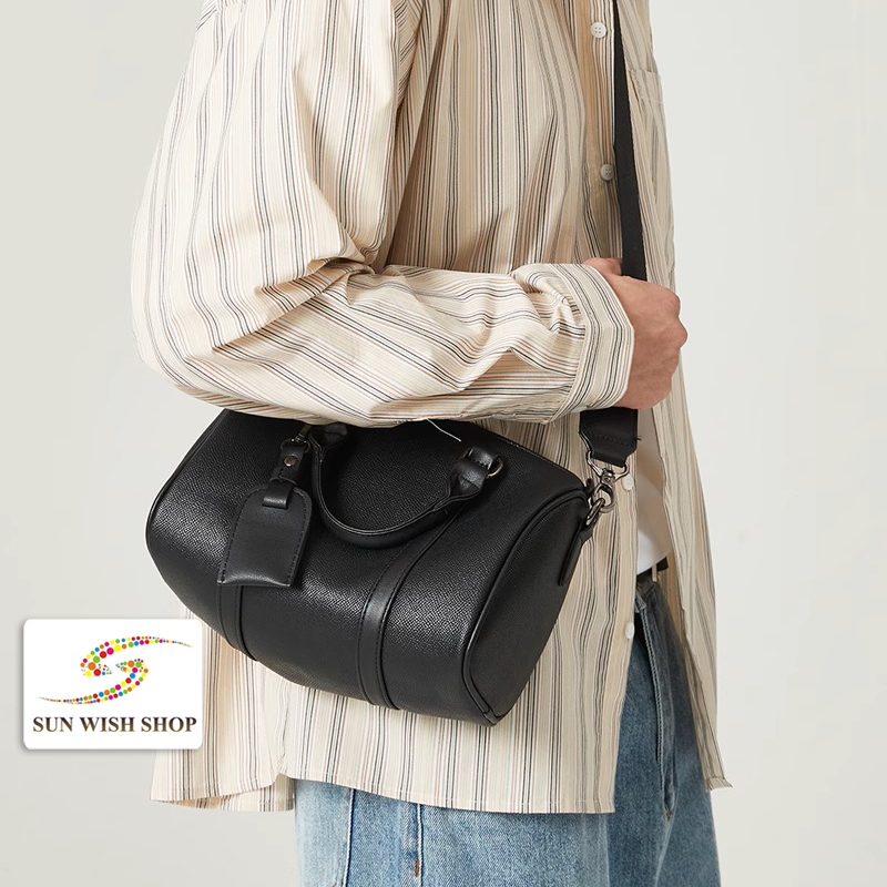 Sunwish M05172 8 นิ้ว 2024 ใหม่ Checkered หนัง Man กลองกระเป๋ารถจักรยานยนต์ผู้ชายหนังไหล่กระเป๋าเกาหลี Crossbody กระเป๋าสะพาย