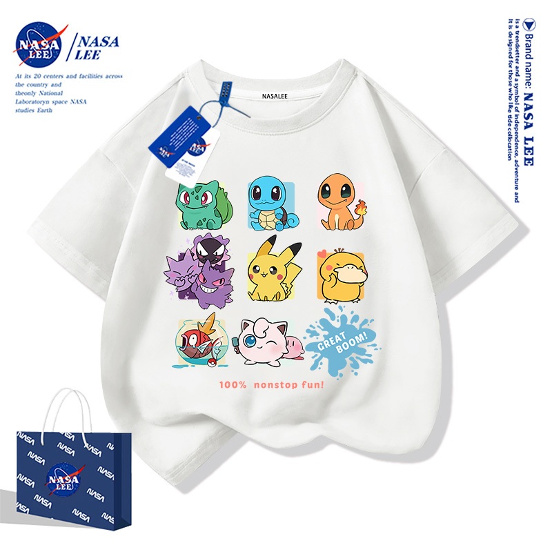 【สินค้ามีในสต็อก】 เสื้อยืดคอตตอนสีขาวสำหรับเด็ก ลายโปเกมอน (Pokémon) แบรนด์ NASA