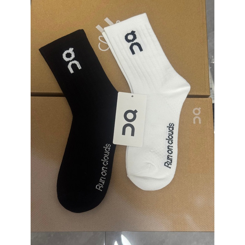 On Clouds Logo High Sock ผู้ชายถุงเท้าคุณภาพสูงของผู้หญิง