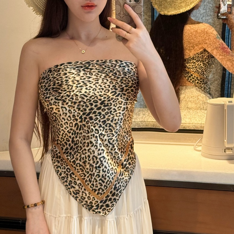 90 ซม.ซาตินสแควร์ผ้าพันคอ Bra ผ้าคลุมไหล่เข็มขัดหรูหรา HeadScarf Bandana ผ้าเช็ดตัวชายหาดสําหรับผู้หญิง B101
