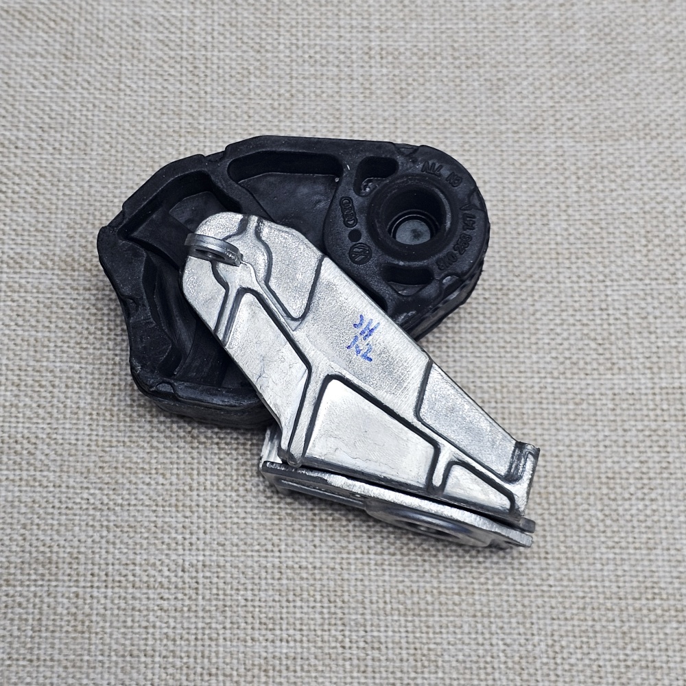 OEM ระบบไอเสียด้านหลัง Mount Hanger Bracket Holde สําหรับ A4 S4 A5 S5 A6 A7 A8 RS5 RS6 RS7 8K0 253 1