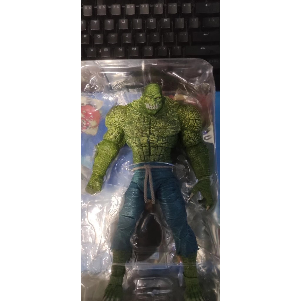 (ไม่มีกล่อง)McFarlane DC Batman The Grim Knight VS Killer Croc 7 นิ้ว