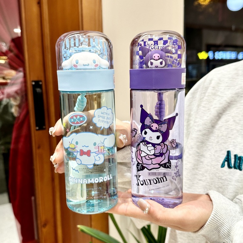 Sanrio 2025 ฤดูร้อน Kuromi Melody Cinnamoroll ขวดน้ําพลาสติก - ถ้วยเดินทางนักเรียนป้องกันการรั่วขนาดใหญ่พร้อมที่กรองชา,ของขวัญความงามน่ารัก