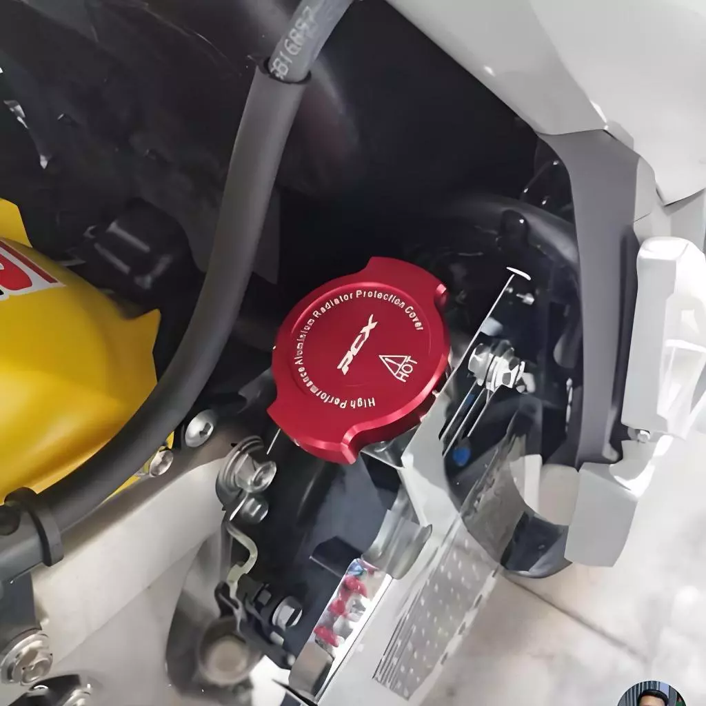 ฝาครอบหม้อน้ำอลูมิเนียม CNC สำหรับ HONDA PCX 150/160 thumbnail 4