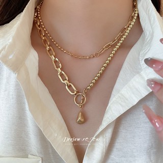 เดรสยุโรปและอเมริกาย้อนยุค พร้อมสร้อยคอประกายระยิบระยับสไตล์…