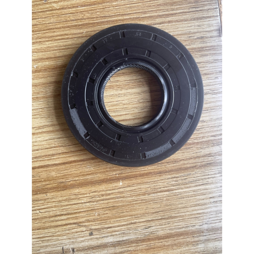 30X68X8 Porsche Maca transfer case ซีลน้ํามัน