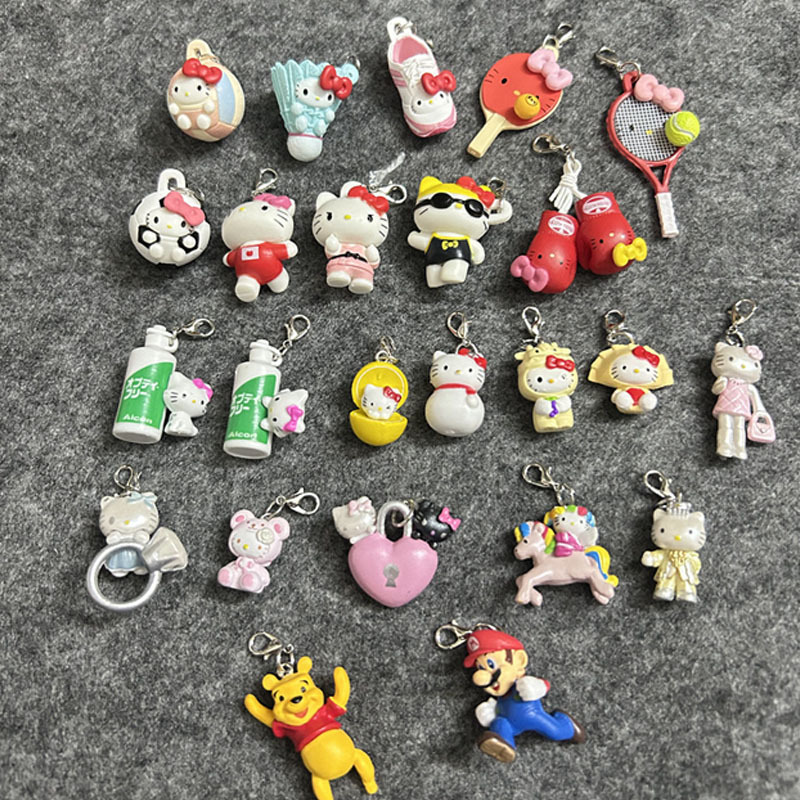 SANRIO 27รูปแบบอะนิเมะ ซานริโอ สวัสดี คิตตี้ น่ารัก โทรศัพท์เชือกเส้นเล็กป้องกันการสูญหายเชือกเส้นเล็กที่สําคัญข้อมือสั้นเชือกเครื่องประดับสีแดงพวงกุญแจลูกปัดโซ่โทรศั