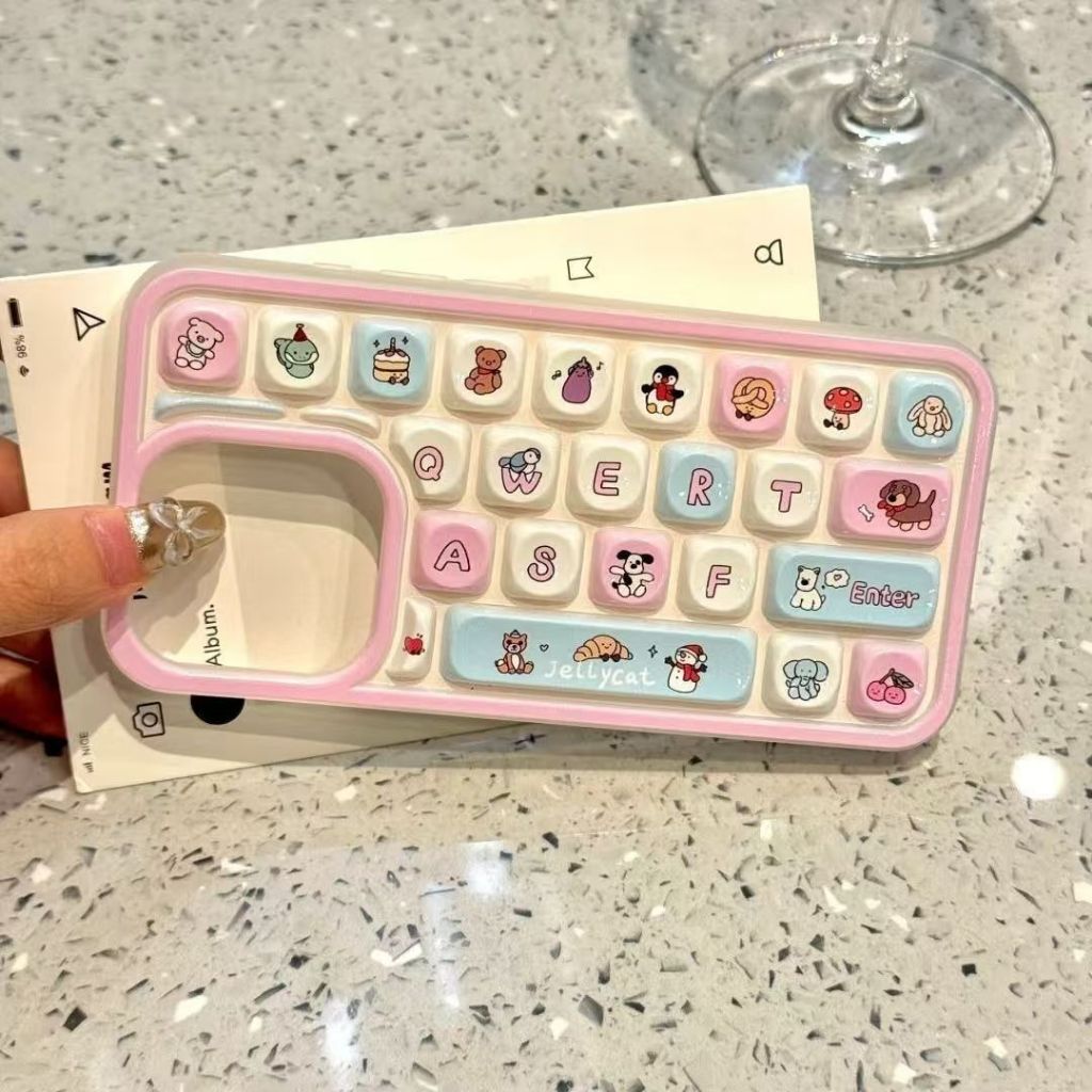 ใหม่Insสีน้ําตาลน่ารักบิสกิตสีน้ําตาลคีย์บอร์ดกระดาษแข็งเคสโทรศัพท์สําหรับiPhone 16 Promax 15 Promax 11 12 13 mini 14Plus 11 Pro Max X XS XR XS Max 7 8 7Plusปลอกนุ่ม
