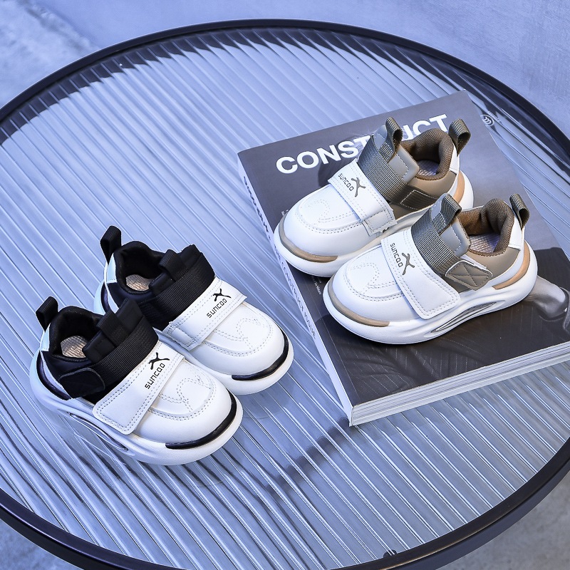 Sinered 2025 ฤดูใบไม้ผลิฤดูใบไม้ร่วงเด็กกีฬารองเท้า Boy Soft soled รองเท้าระบายอากาศสาว Velcro รองเท้าลําลอง