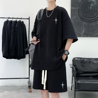 ModMenชุดเซ็ตผู้ชาย แขนสั้น+ ขาสั้น ผ้ายืด ลายปักตัวอักษร ทรงหลวม สไตล์ใหม่ในฤดูร้อน สไตล์เกาหลี ใส่สบาย คู่รักรุ่นเดียวกัน มีหลายขนา ผ้าวาฟเฟิล สุดฮิตแฟชั่น จัดส่งในกรุงเทพฯ มี4สี