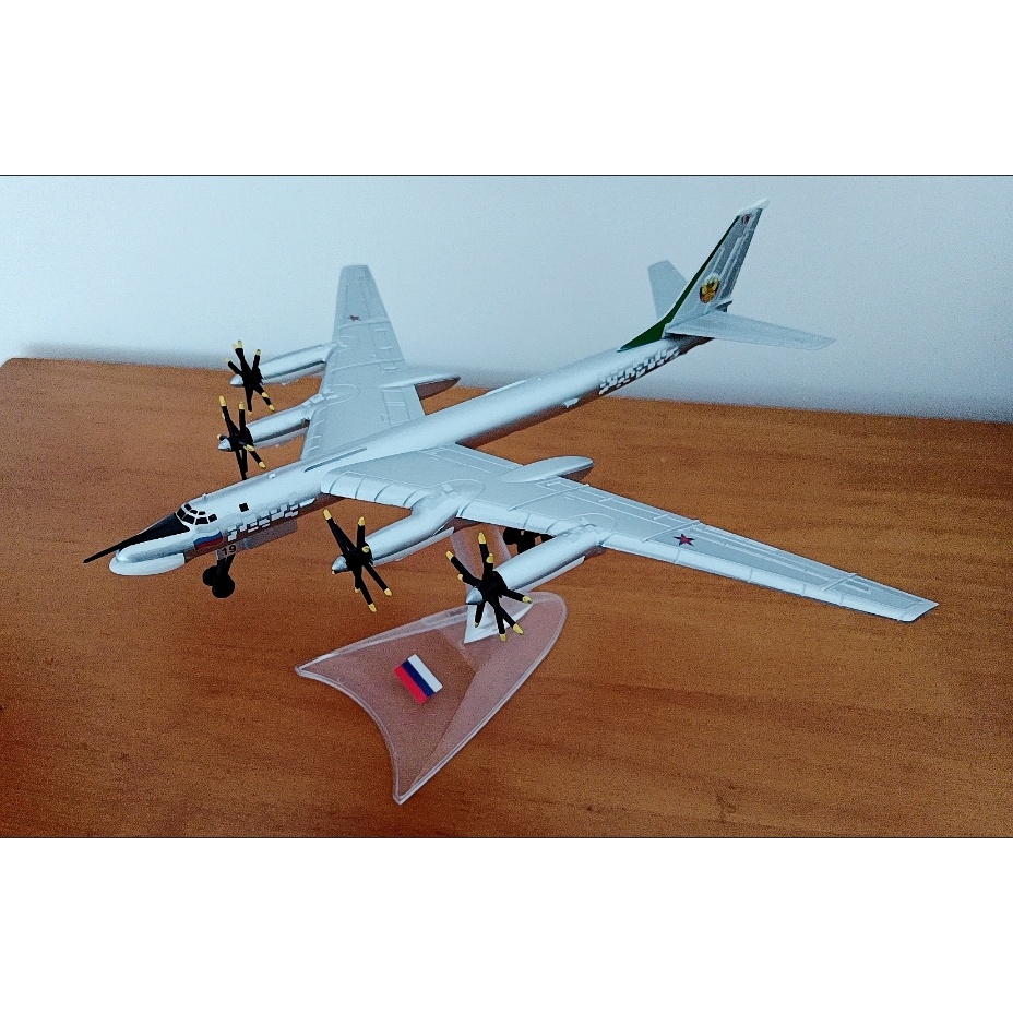 1: 200 รัสเซีย TU-95 TU-95/TU95MS Bomber Silver White Alloy เครื่องบิน