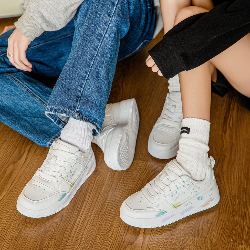 FOXER 【คู่รัก】แฟชั่นรองเท้าผ้าใบใส่สบายลําลองแบนกันน้ํารองเท้ากีฬาย้อนยุคหญิงรองเท้านักเรียนผู้หญิง