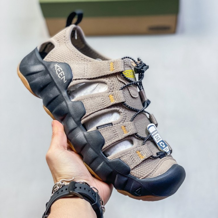 Koen Newport H2 Outdoor Casual Low-Top Sandals สีน้ําตาลดํา