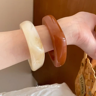 เดรเจว สร้อยข้อมือเรซินไม่สม่ําเสมอสร้อยข้อมืออเนกประสงค์ที่เรียบง่ายและทันสมัยในยุโรปและอเมริกาสัมผัสระดับไฮเอนด์เฉพาะกลุ่ม