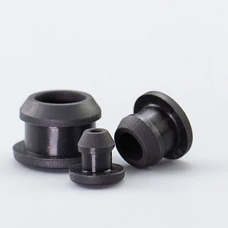 สีดํา/สีขาว Conical Snap-on ยางซิลิโคน T Type Plug Blanking End Caps Tube Insert Bung 2.5-50.6mm อุณหภูมิสูง