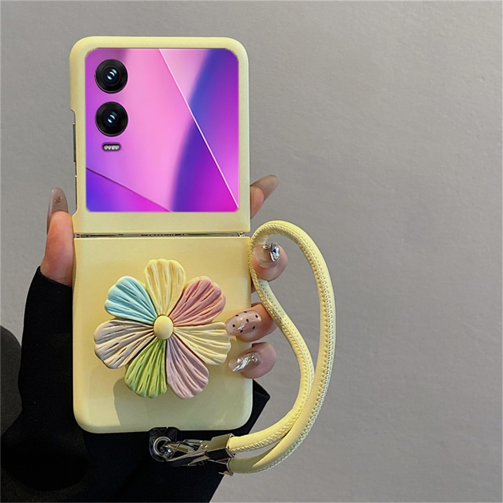เคสโทรศัพท์สีเหลืองนมเรียบง่ายสดพร้อมโซ่หนังยึดดอกไม้สีสันสดใสสําหรับ Infinix Zero Flip Infinix Zero Flip ฝาหลังกันกระแทก