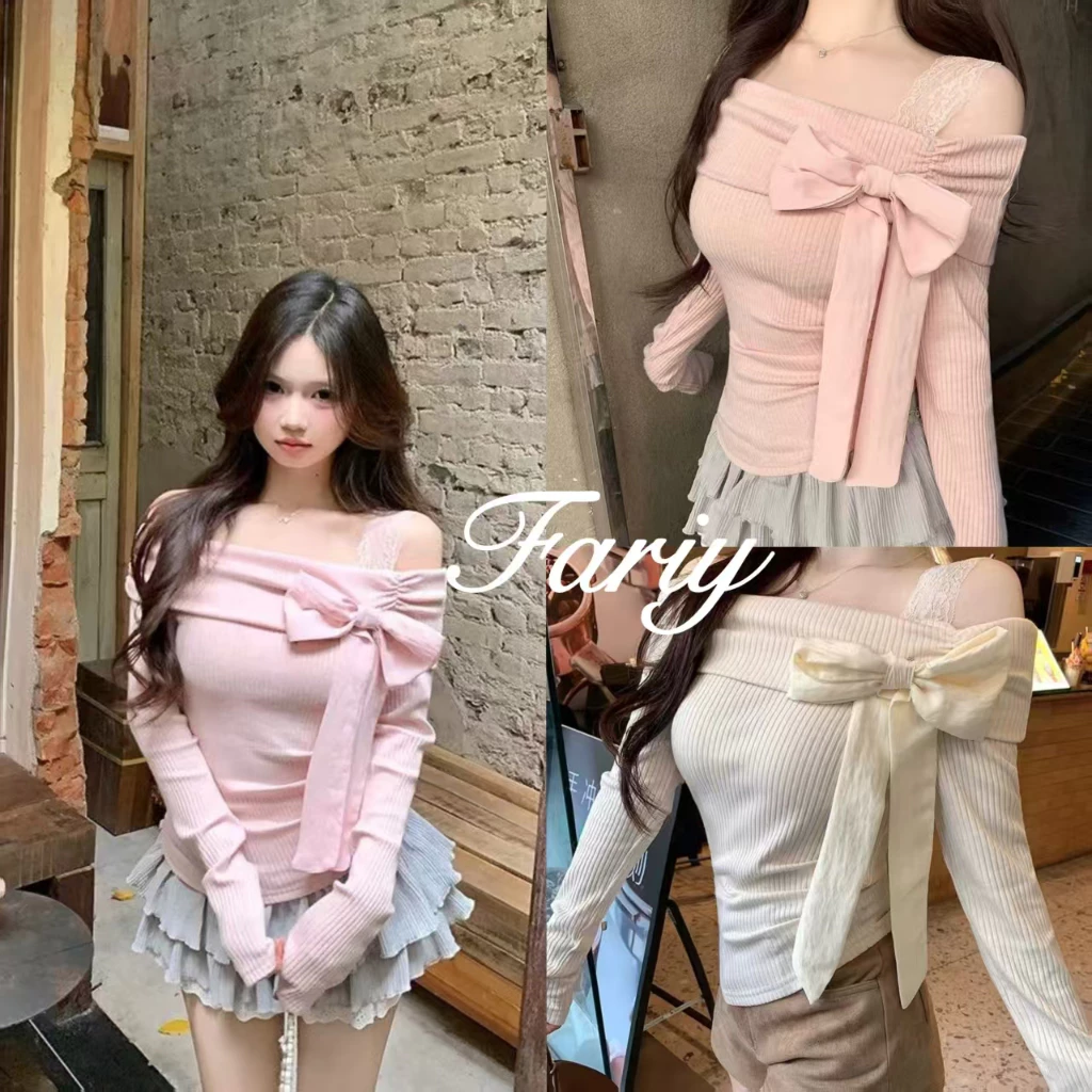 Fariy🍒คลังสินค้าพร้อม🍒 เสื้อสเวตเตอร์แขนยาวผูกโบว์ไหล่ข้างเดียวสไตล์ฝรั่งเศสสำหรับผู้หญิงในฤดูใบไม้ผลิและฤดูใบไม้ร่วง เสื้อท่อนบนเปิดไหล่เข้ารูป