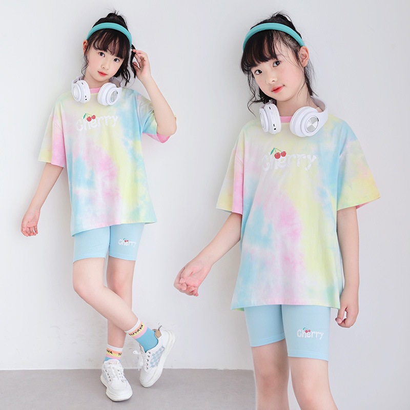 Fashoin 2025 สินค้าใหม่สาว K-Fashion Tie-Dye ชุดกีฬาเด็ก 2 ชิ้นแขนสั้นหลวมสีสันพิมพ์ Tshirts & กางเก