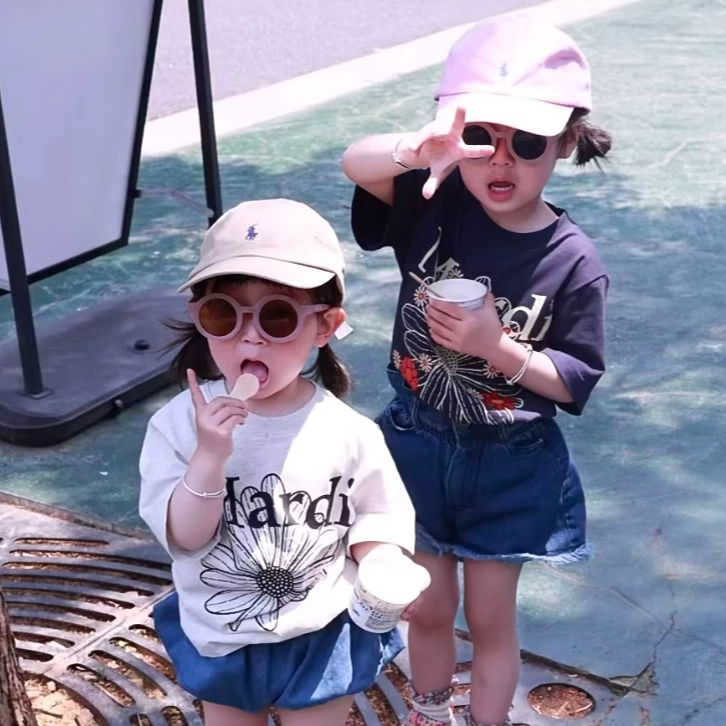 Mardi Mercredi เด็ก Tee 90-150 ซม. Daisy Multi-Floral พิมพ์ผ้าฝ้าย 100% สไตล์ Unisex เกาหลี Designer สไตล์เด็กเสื้อยืดแขนสั้น ราคา ถูกที่สุด ดีลบีเคเค แกลเลอรีภาพที่ 6