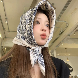 Miss_J พร้อมส่งจากกทม🎀【70x70 cm】ผ้าพันคอลายดอกแบบเกาหลี Korean scarfves สวมใส่ได้หลายแบบ เอนกประสงค์