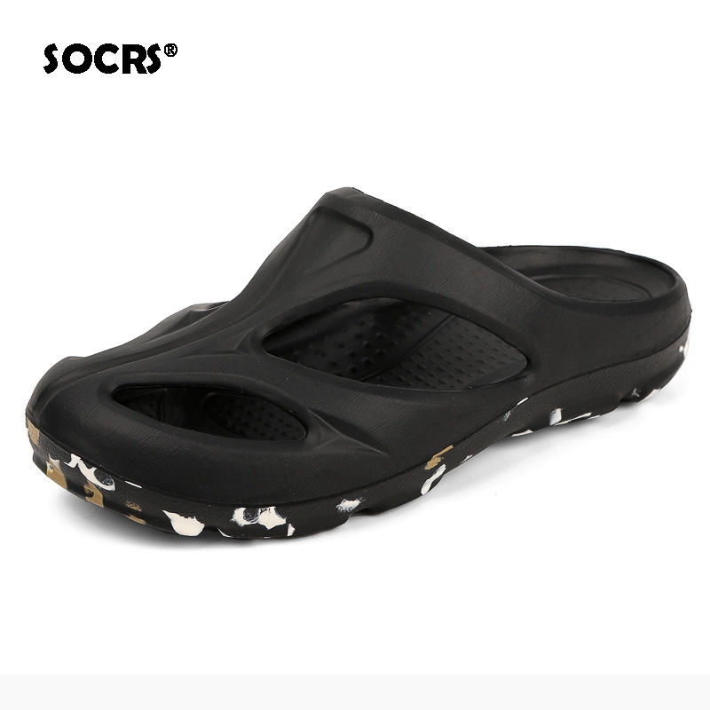 SOCRS 2026 แฟชั่นผู้ชายพรางหลุมรองเท้าฤดูร้อนสวมใส่ลื่นรองเท้าแตะชายหาดแนวโน้มรองเท้าแตะลําลองระบายอากาศหนาด้านล่างคุณภา