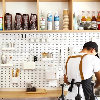 GooBoo DIY Pegboard ชั้นวางของติดผนัง Pegboard Kit Hole Board สําหรับ Wall Home Decor แขวนชั้นวางของตกแต่ง
