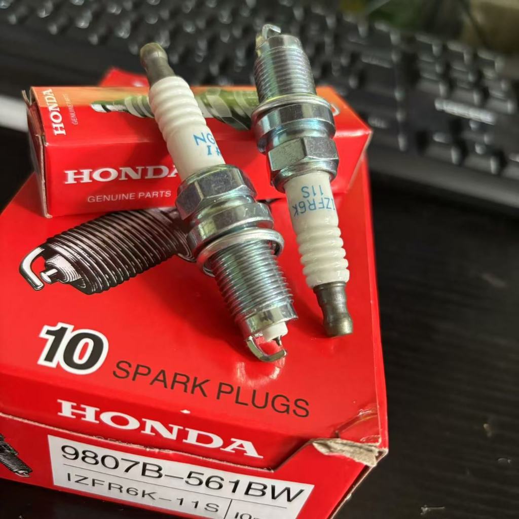 IZFR6K-11S NGK Iridium Alloy Spark Plug 9807B-561BW เหมาะสําหรับ Honda Civic 8th Generation 1.8 CR-V