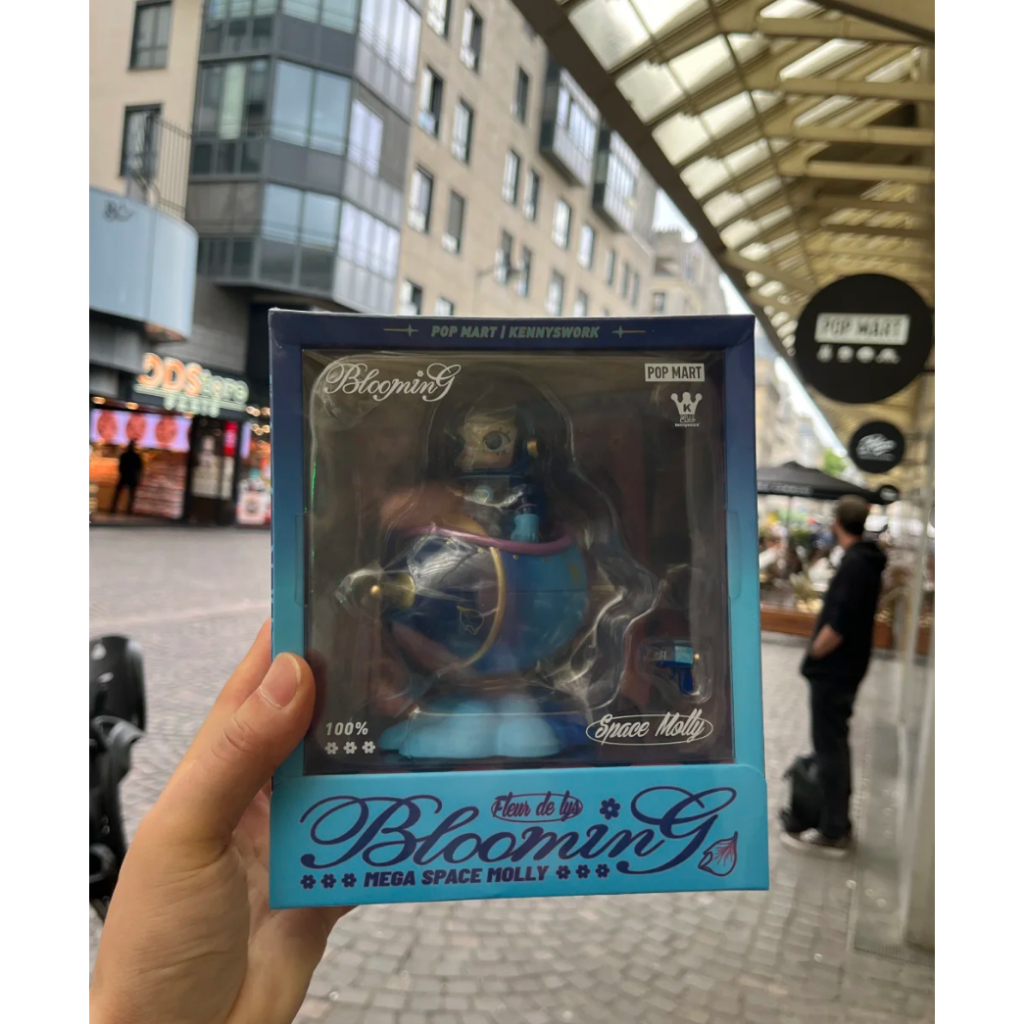 พร้อมส่ง POP MART MEGA SPACE MOLLY 100% Bloom Series French Iris