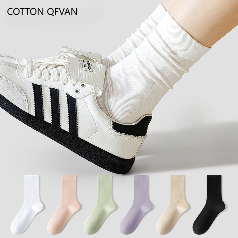 คิวเอฟวาน ผู้หญิงแข็งสบาย ๆ ถุงเท้าผ้าฝ้ายสีขาวเกาหลีสูงด้านบน อิน สไตล์ดูดซับเหงื่อระบายอากาศแฟชั่นถุงเท้านุ่มปากกว้าง