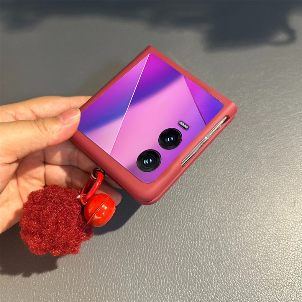 เคสโทรศัพท์สีแดงไวน์หรูหราพร้อมจี้กระดิ่ง Hairball สําหรับ Infinix Zero Flip Infinix Zero Flip ฝาหลั