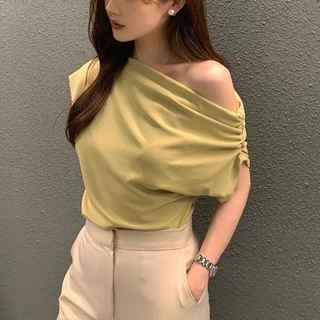 【4colors】เสื้อยืดเปิดไหล่ ผู้หญิง ทรงหลวม สีทึบ เสื้อครอป แขนสั้น แฟชั่นเกาหลี ไว้วันหยุด