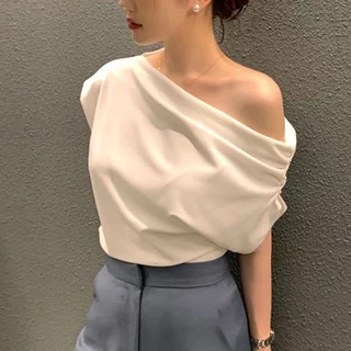 【4colors】เสื้อยืดเปิดไหล่ ผู้หญิง ทรงหลวม สีทึบ เสื้อครอป แขนสั้น แฟชั่นเกาหลี ไว้วันหยุด