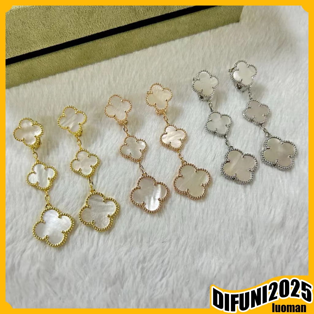Three-flower ear jewelry สำหรับผู้หญิง สีขาว