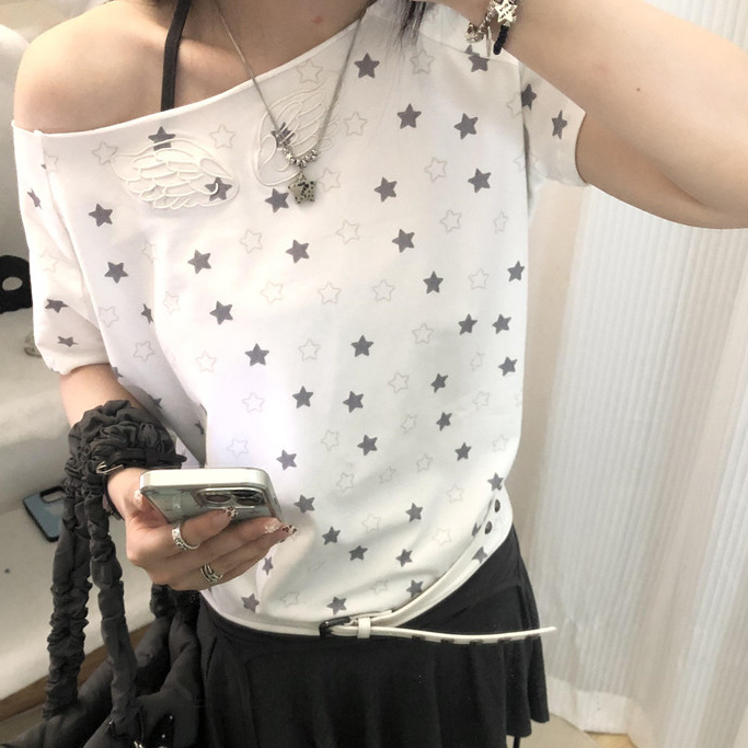 🎀bearbra🎀เสื้อไหมพรมเปิดไหล่แขนสั้น ผ้าร่องนิ้มใส่สบายมาก เสื้อยืดสาว แขนสั้น ระบายไหล่ ดวงดาวเต็มไปด้วยภาพพิมพ์