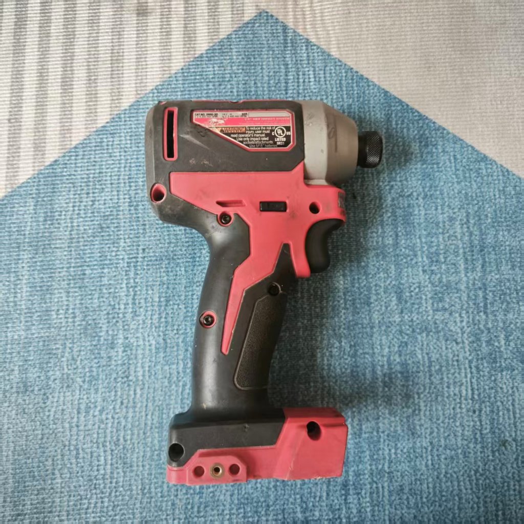Milwaukee 2850-20 IMPACT DRIVER (มือสอง)
