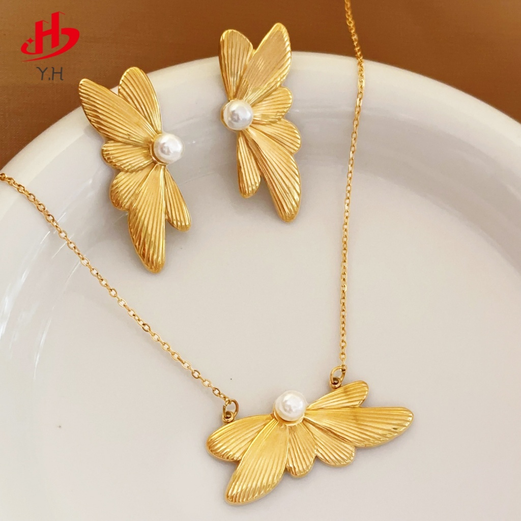 ⭐Y.H⭐ ปีก  ไข่มุก  สีทอง  18 K  สร้อยคอสแตนเลส