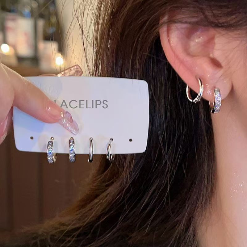 ชุด 4 ชิ้น Sleeping Set พร้อมต่างหู All-Match การออกแบบที่ละเอียดและสวยงาม เหมาะสำหรับสไตล์ Niche High-End