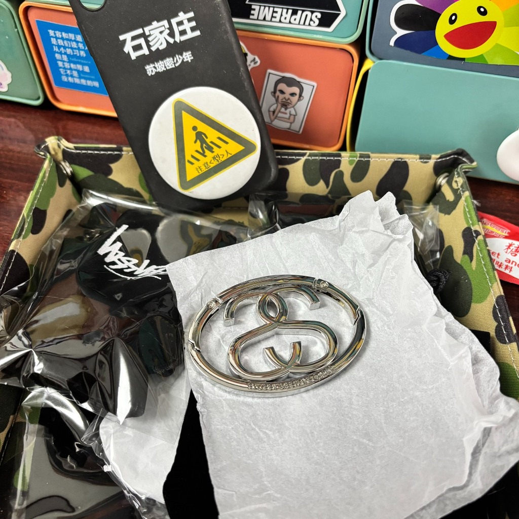 Street Wear Stussy carabiner พวงกุญแจกระเป๋าเป้สะพายหลังจี้ลิงค์ carabiner จี้เงินอุปกรณ์เสริม