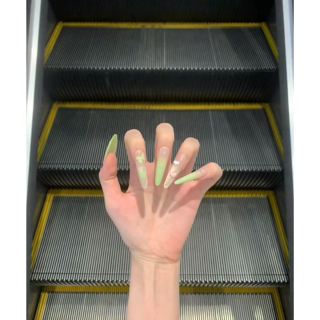 "Melon Soda" เล็บใส่ตาแมวฤดูร้อนไล่ระดับ