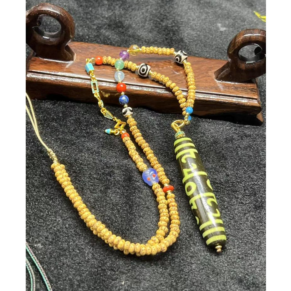 Qingyi เสนอสร้อยคอโพธิ์ดวงจันทร์ดาวลูกปัด