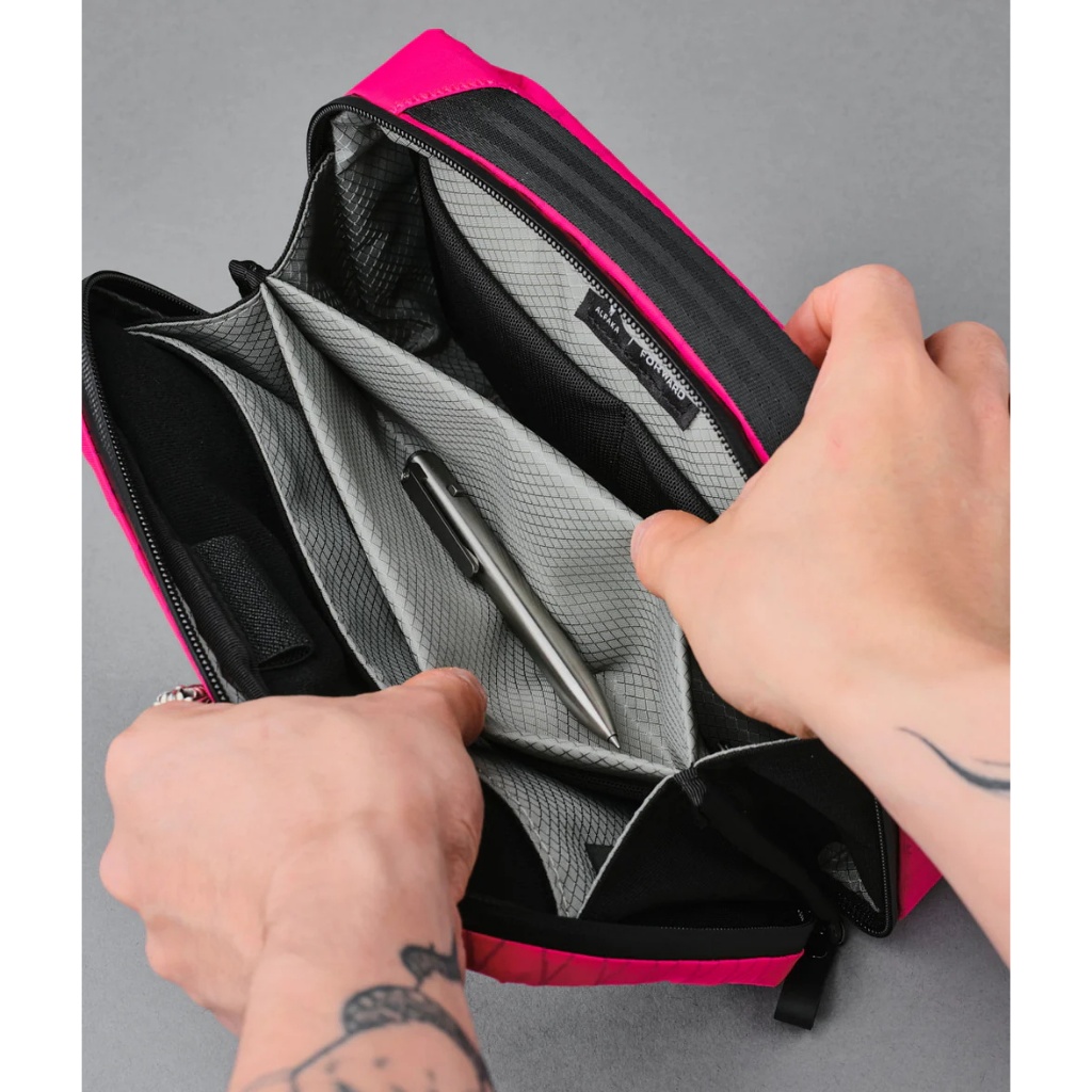 Australia ALPAKAElements Tech Case MaxRVX20 Pink Big Data Bag 2.8L