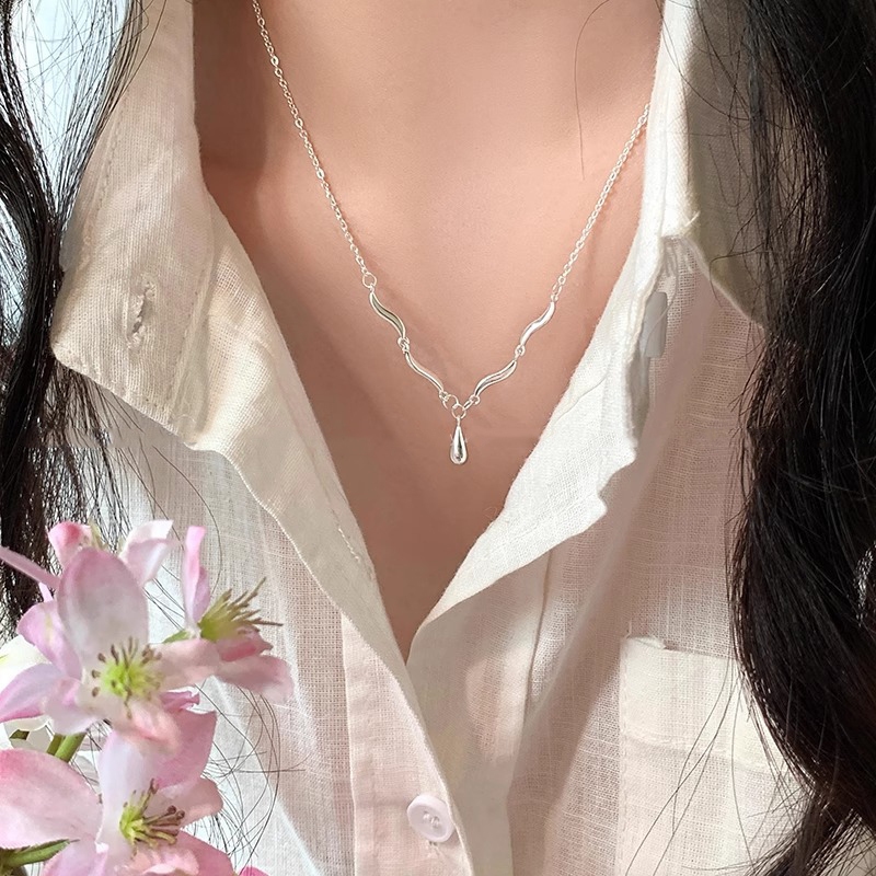 สร้อยคอหยดน้ำสำหรับผู้หญิง สไตล์เกาหลี สีเงินและสีทอง ของขวัญวันเกิดที่น่ารักสำหรับนักเรียน
