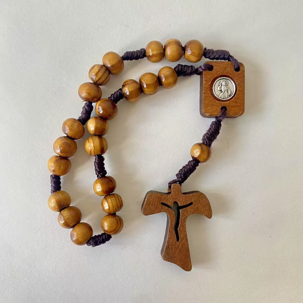 สร้อยข้อมือลูกปัดไม้ธรรมชาติพร้อมจี้สัญลักษณ์ สวมใส่สมาธิ 8 มม. สําหรับโฟกัส