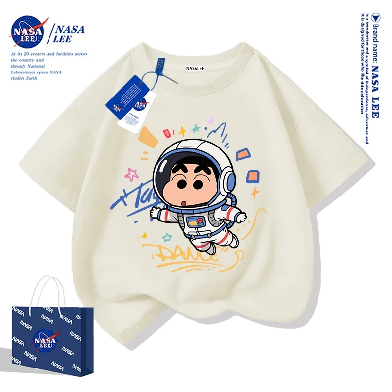 【สินค้ามีในสต็อก】เสื้อยืดเด็ก NASA สีขาว ผ้าฝ้าย 100% ลายชินจังนักบินอวกาศ (Crayon Shin-chan Astronaut)