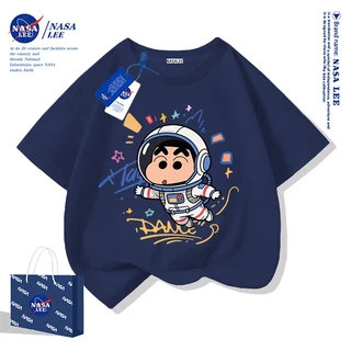 【สินค้ามีในสต็อก】เสื้อยืดเด็ก NASA สีขาว ผ้าฝ้าย 100% ลายชินจังนักบินอวกาศ (Crayon Shin-chan Astronaut)