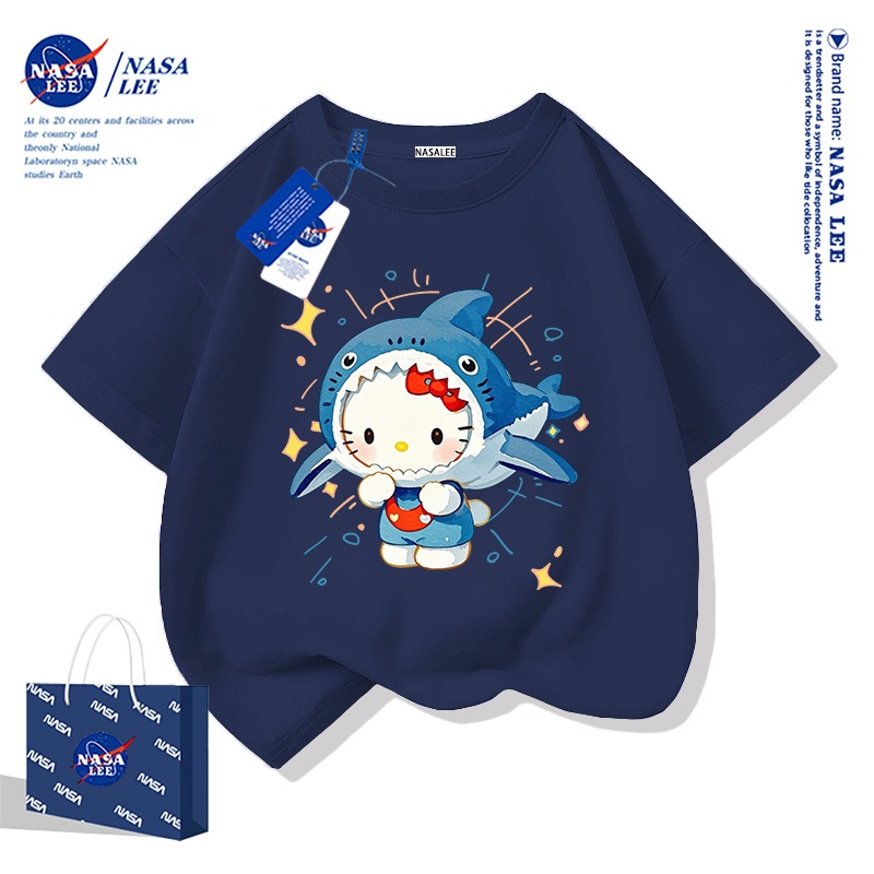 【สินค้ามีในสต็อก】เสื้อยืดเด็ก NASA สีน้ำเงินกรมท่า (Navy) ผ้าฝ้าย 100% ลายฉลามคิตตี้ (Shark Kitty) สำหรับเด็กชาย-หญิง (3-18 ปี)