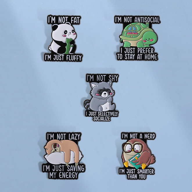 เข็มกลัดการ์ตูนสัตว์ สโลธ พันด้า และแรคคูน สำหรับกระเป๋าเป้ อุปกรณ์เสริมน่ารัก เป็นของขวัญสำหรับเด็ก